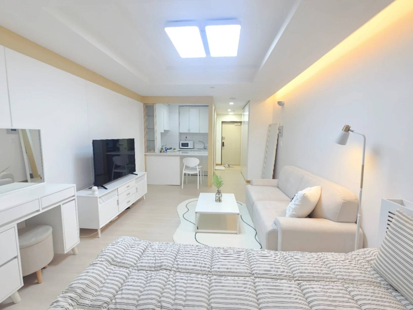 Small deposit and all furnished house in Seoul - photo 2