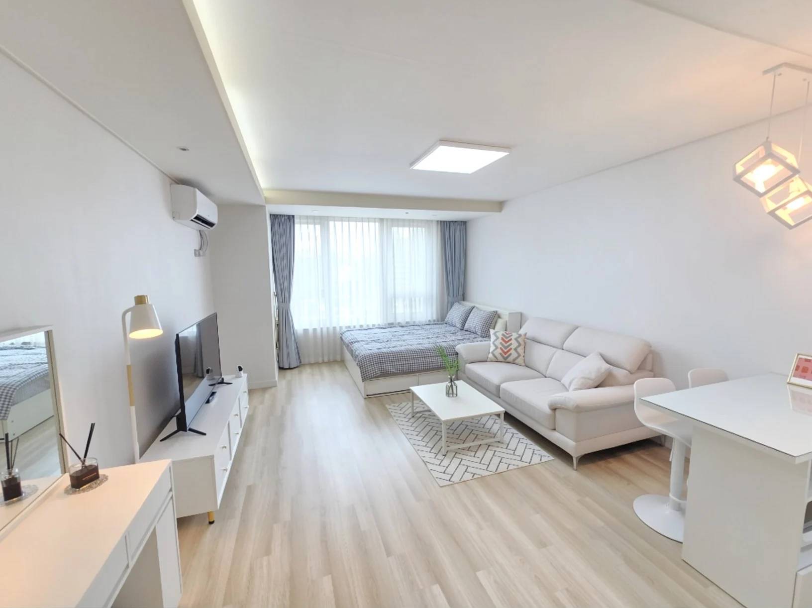 Small deposit and all furnished house in Seoul - photo 1