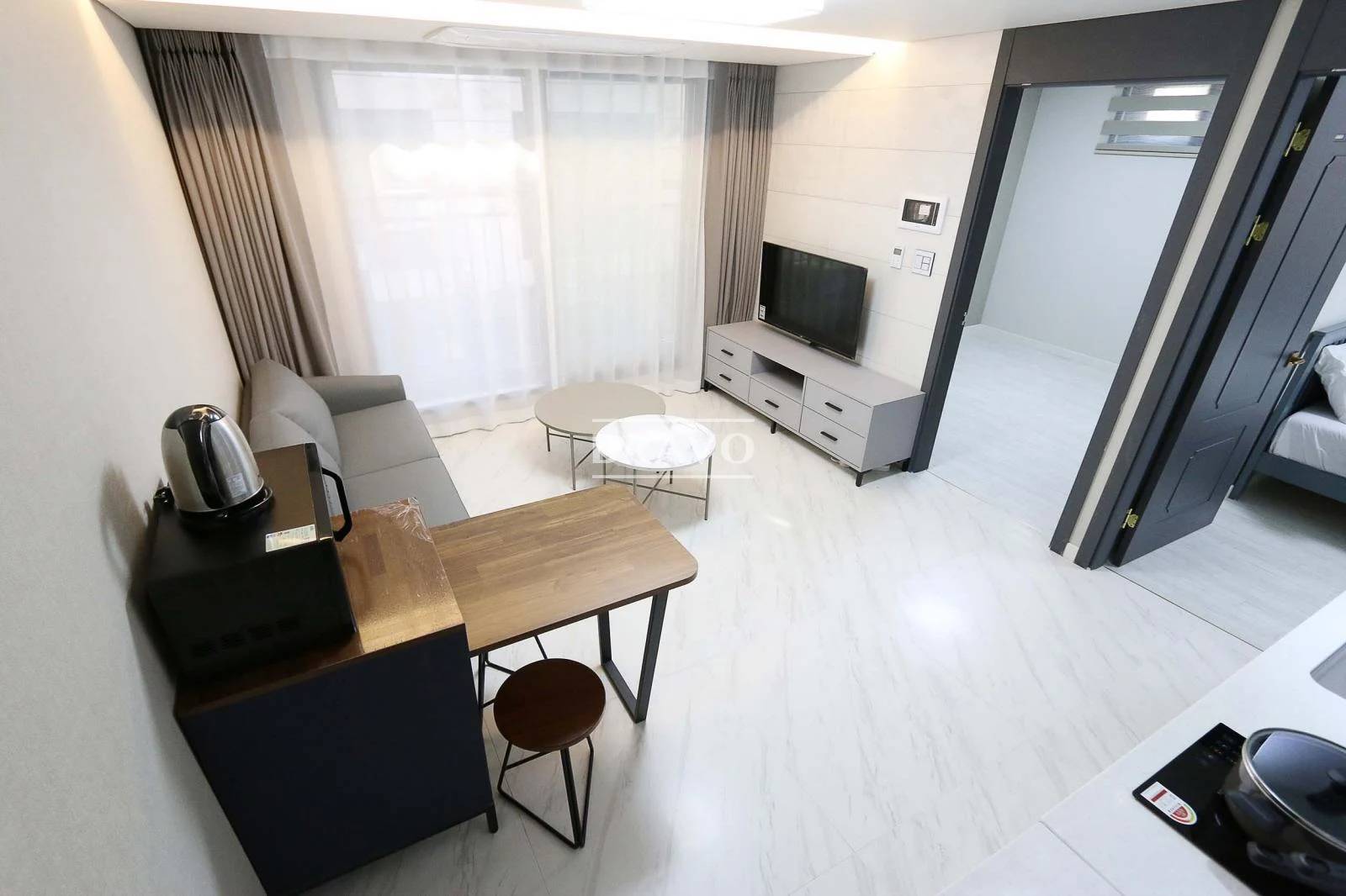 Small deposit and all furnished house in Seoul - photo 1