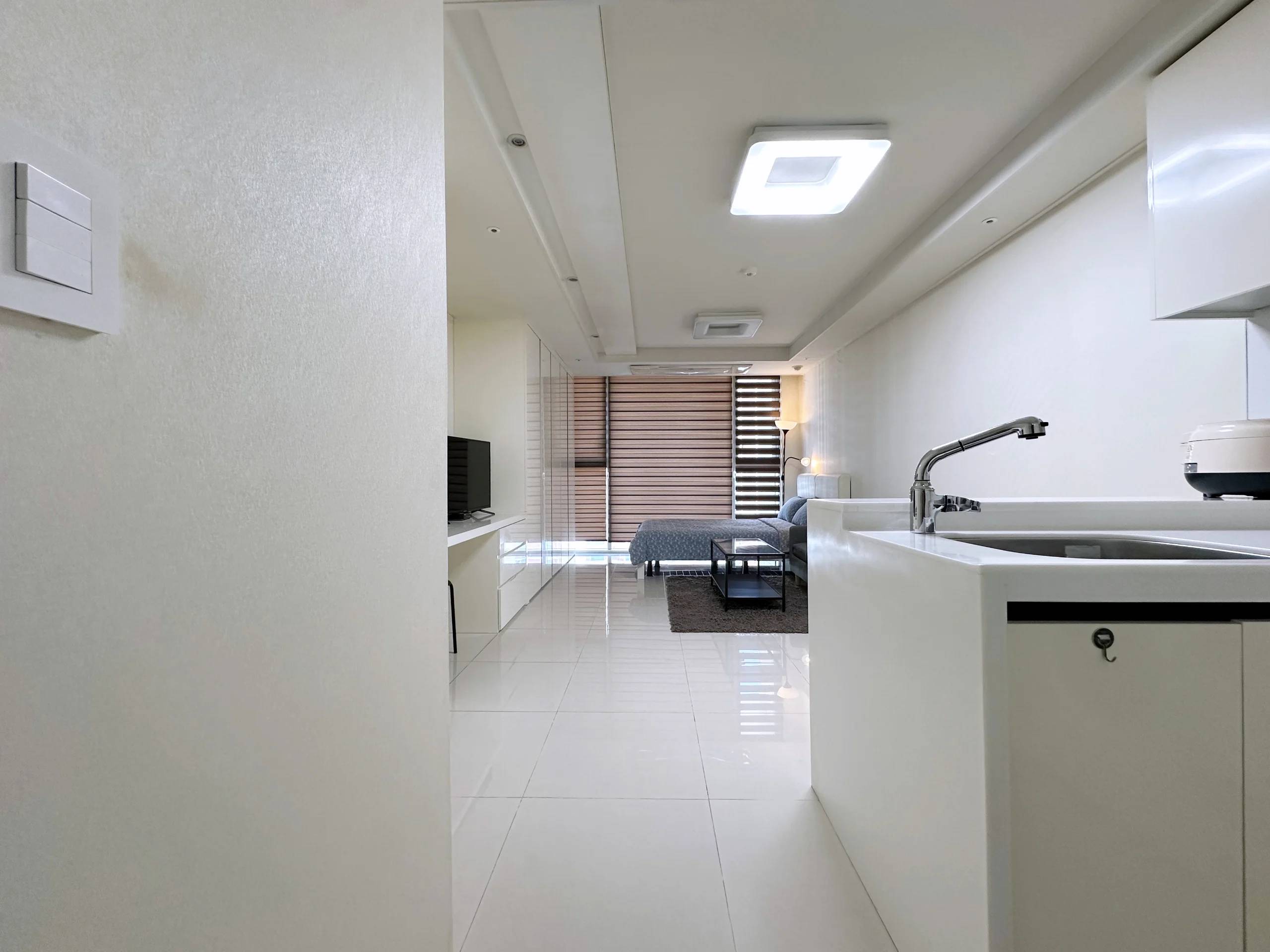 Small deposit and all furnished house in Seoul - photo 1