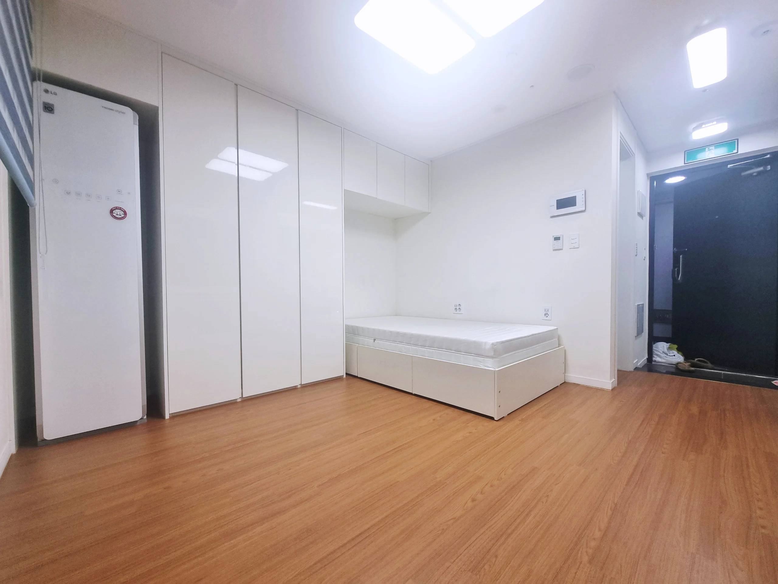 Small deposit and all furnished house in Seoul - photo 2