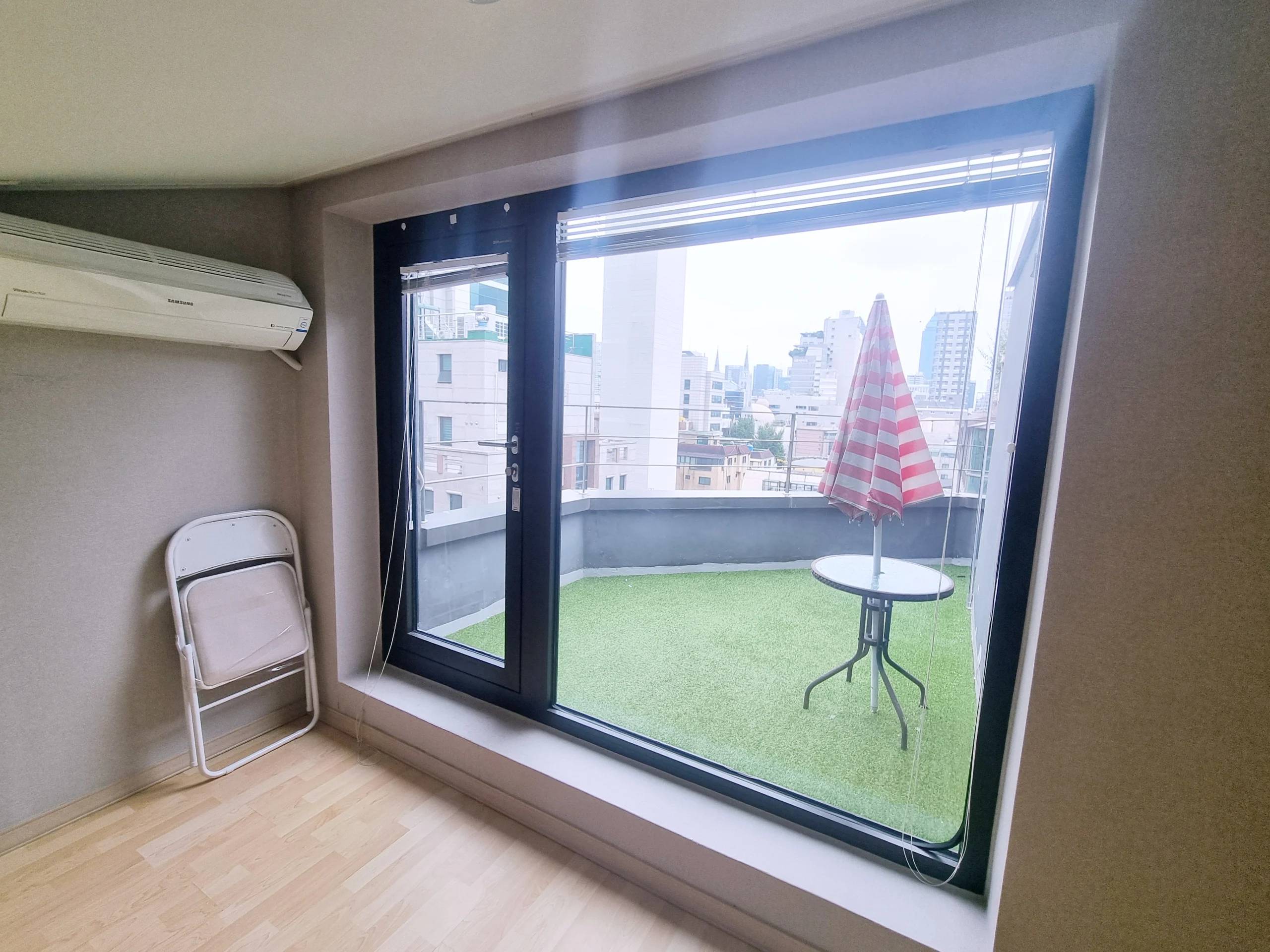 Small deposit and all furnished house in Seoul - photo 1