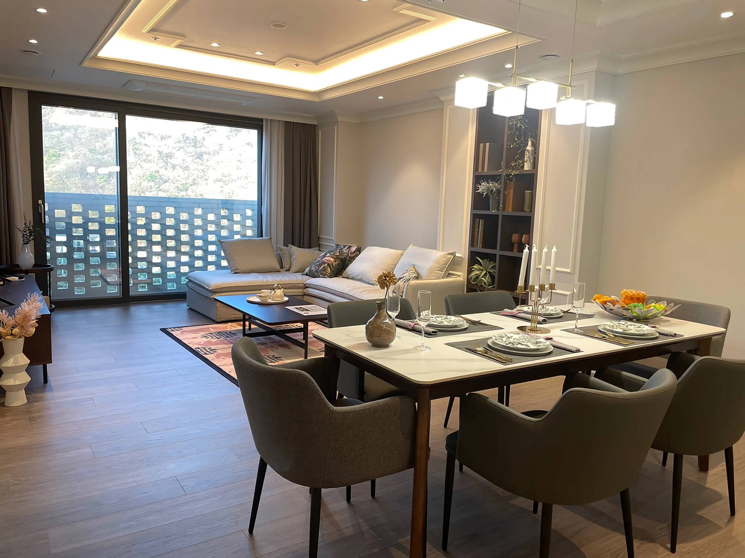 Premium, Like PentHouse, 2BR, 2BA, 30Meals/mo, 6Rounding/mo. - photo 1