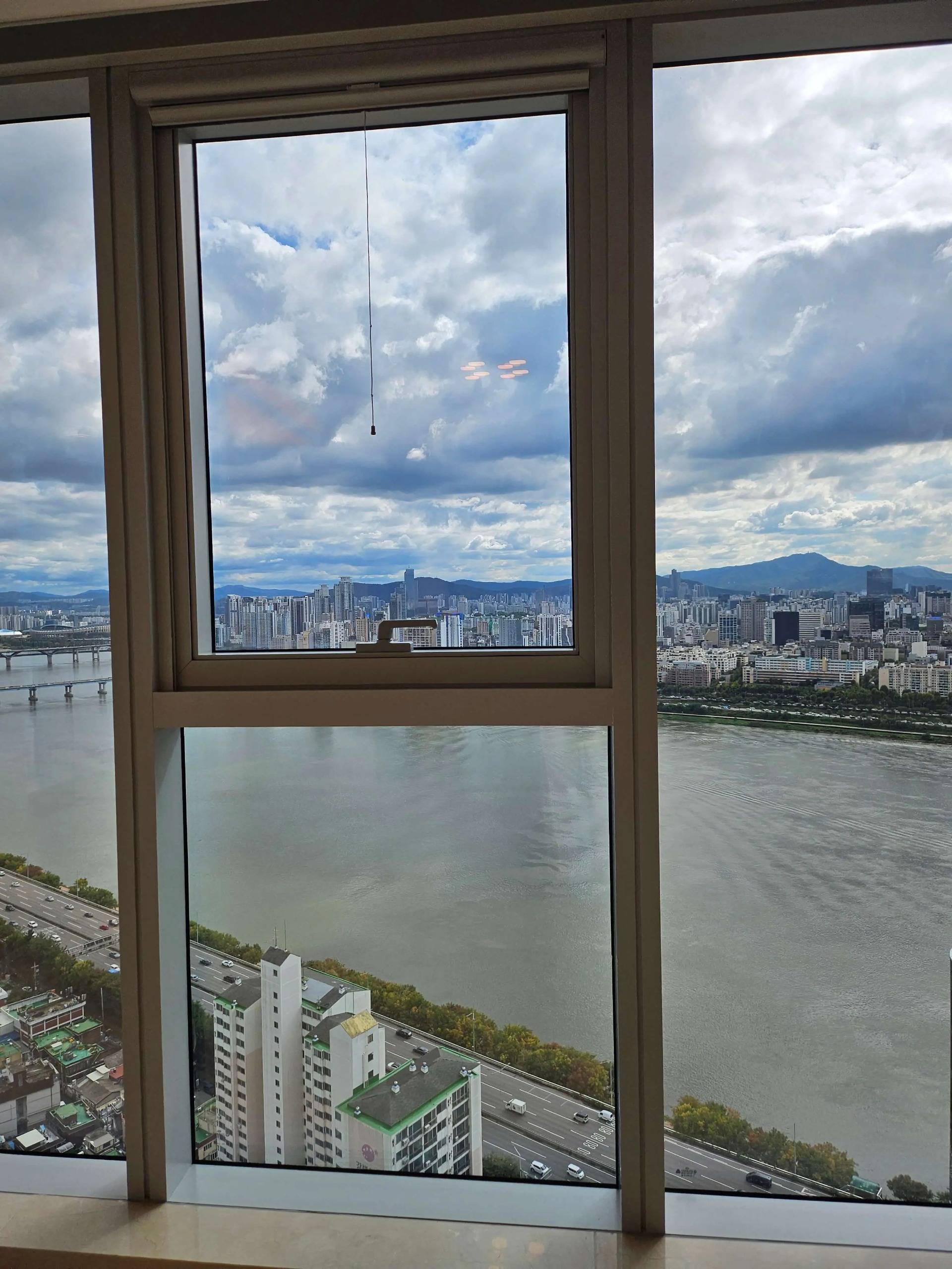 38 Pyeong, Trimage Best Royal Building, High Floor, Han River View, High-End Interior Design - photo 1