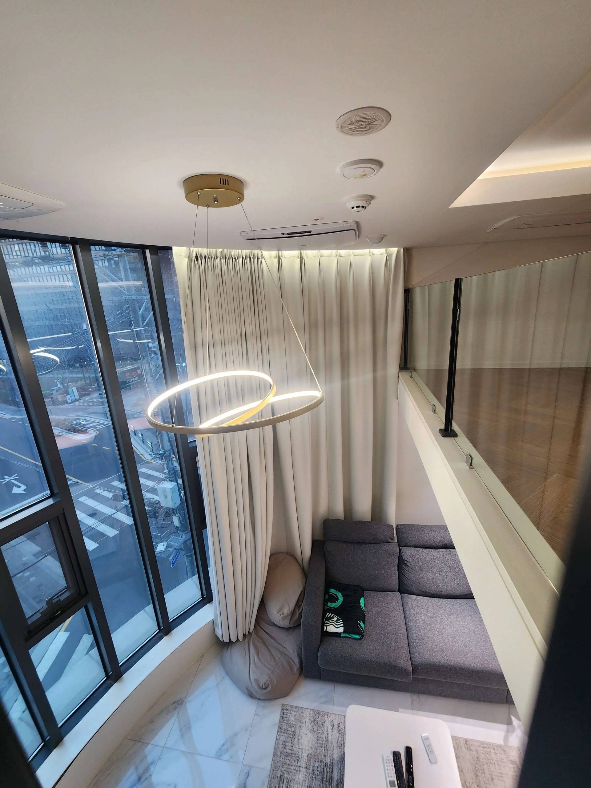 Located in the heart of Gangnam, newly built, Loft-style, Fast move-in Available - photo 1