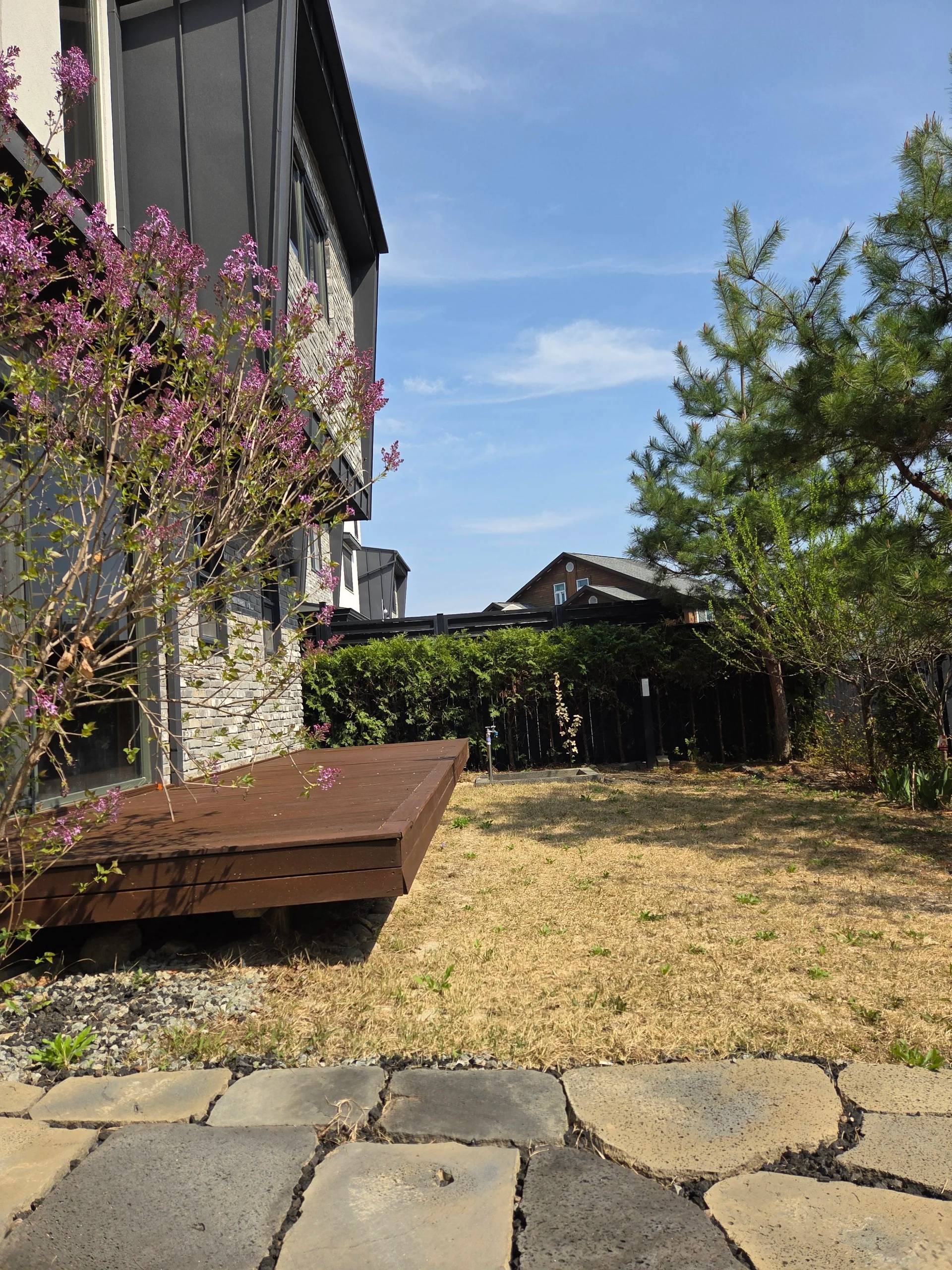 Yangpyeong Single Family House, South Han River View, 2 Floors + Attic, 3BD+3BA - photo 2