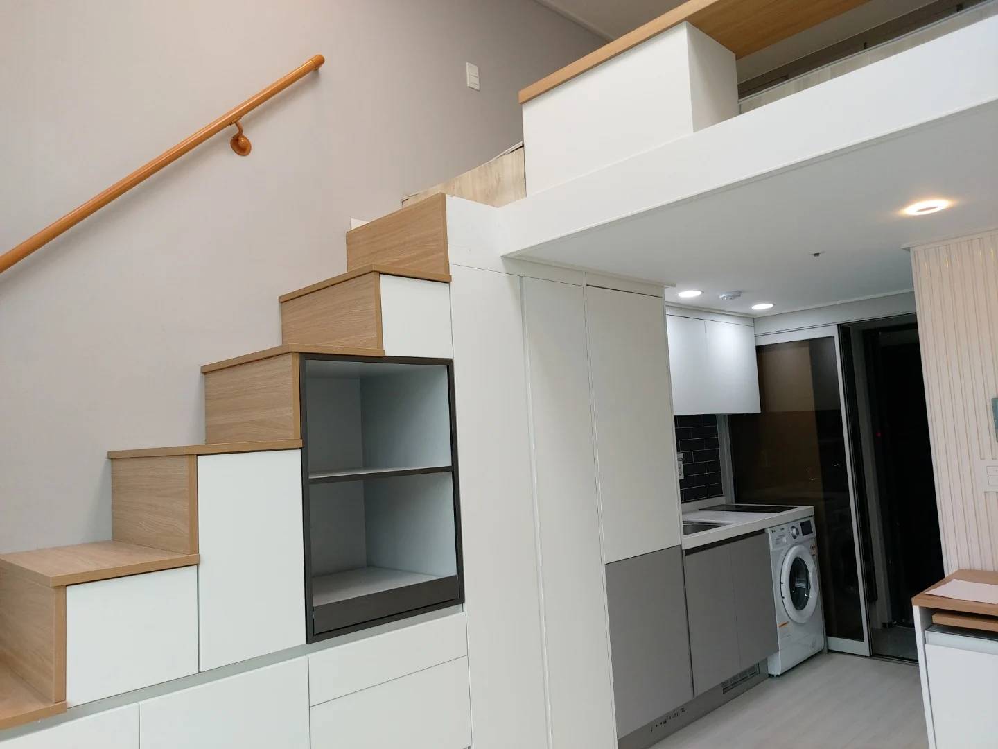 1-2 Minutes Walk from Ahyeon Subway Station, New Build, Duplex, Residential (RC) Allowed - photo 2